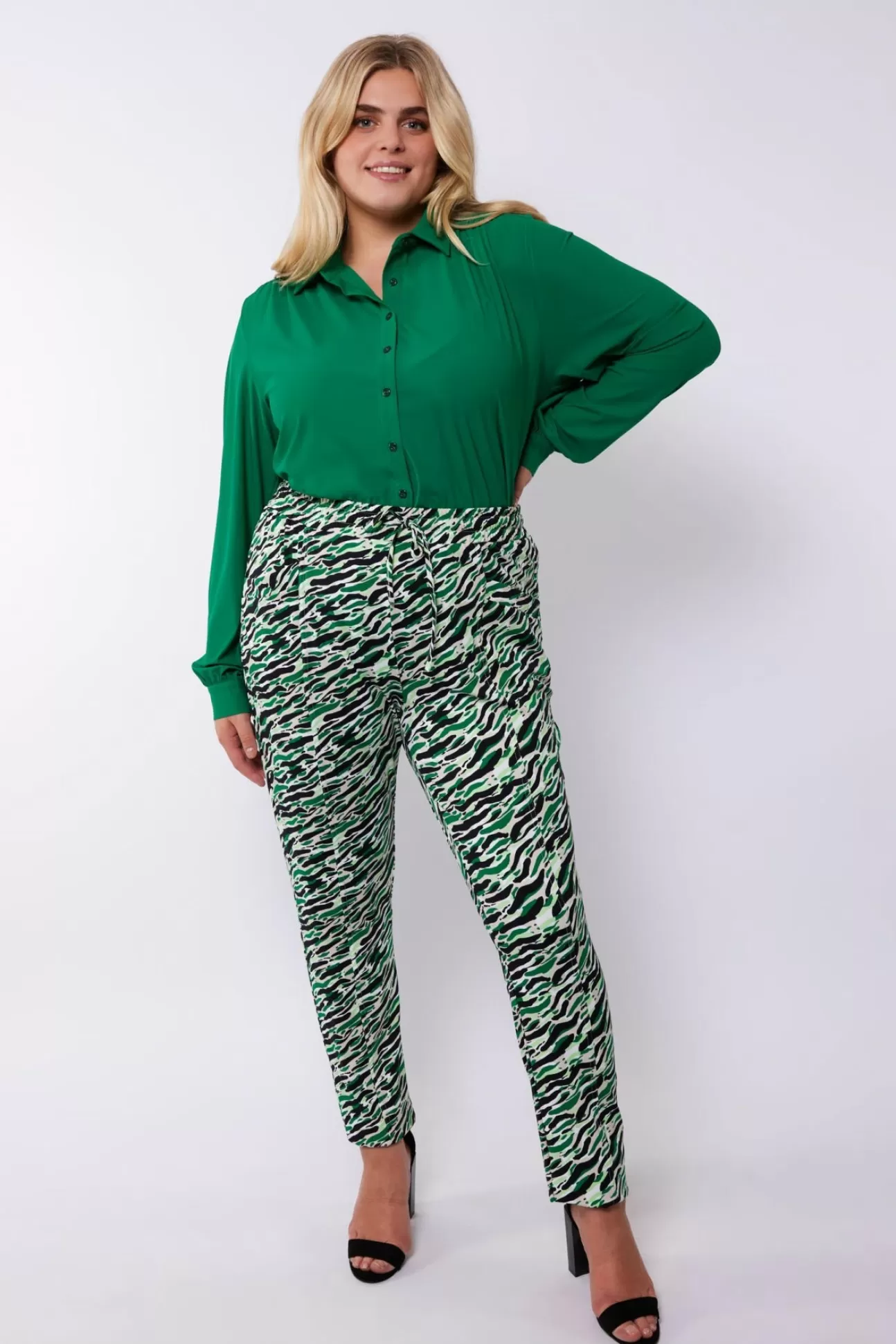 Exxcellent Cecile Broek