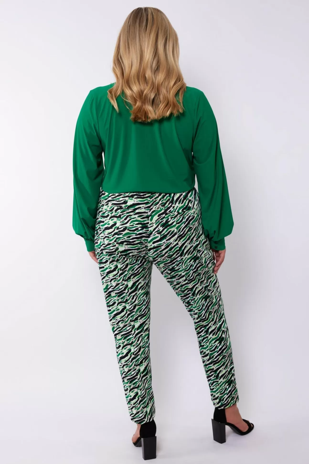 Exxcellent Cecile Broek