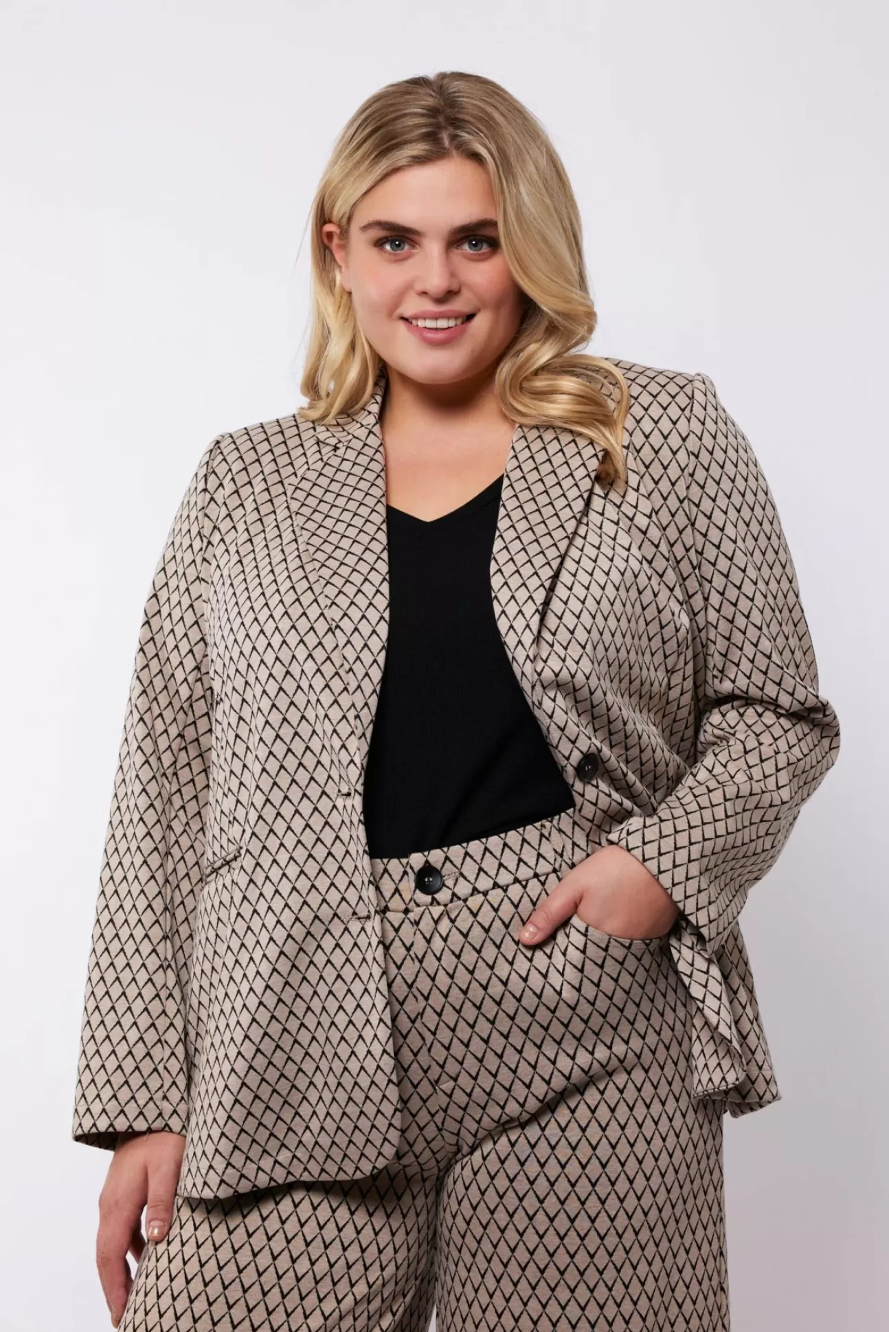 Exxcellent Lori Blazer