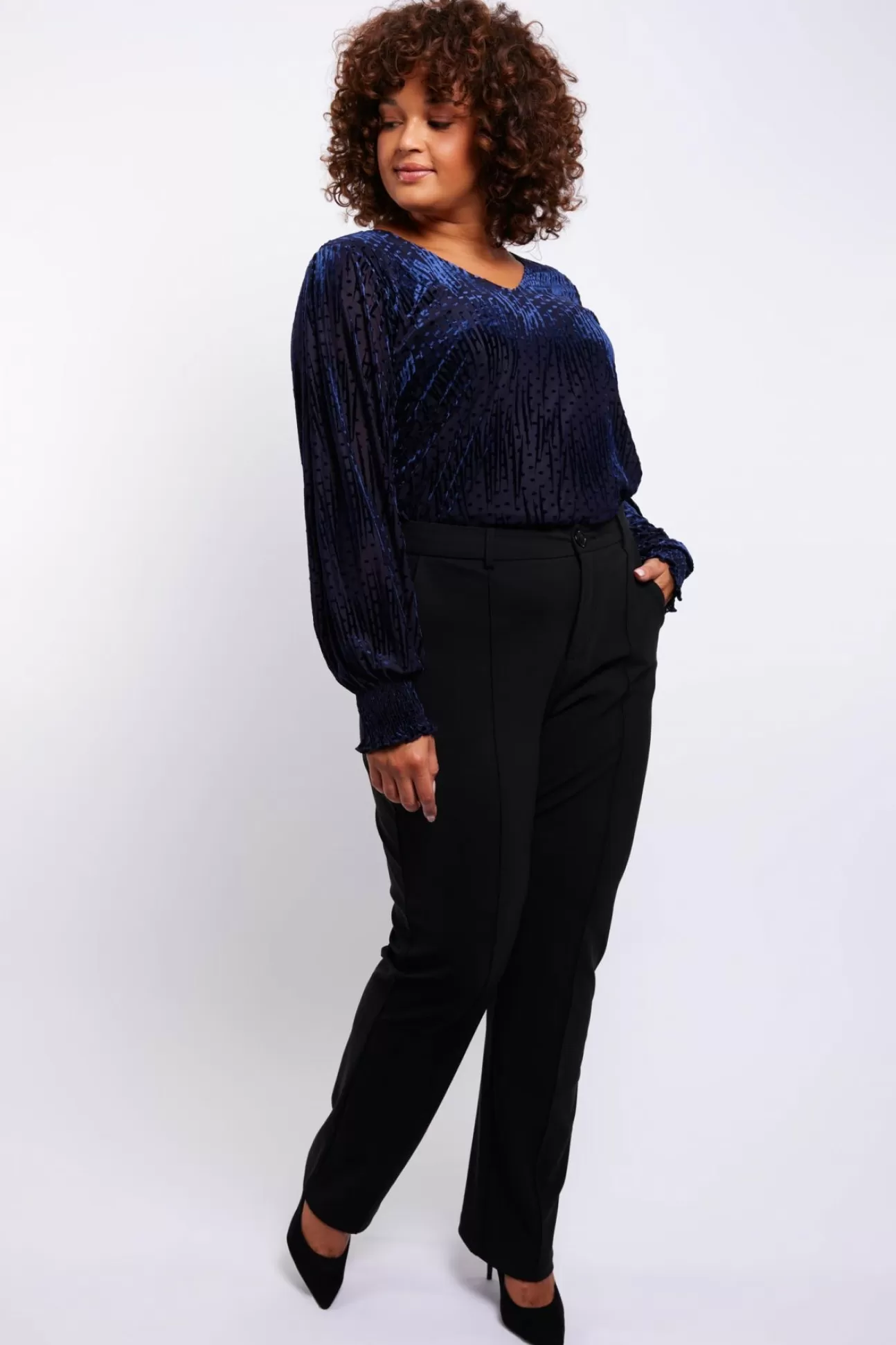 Exxcellent Monica Broek