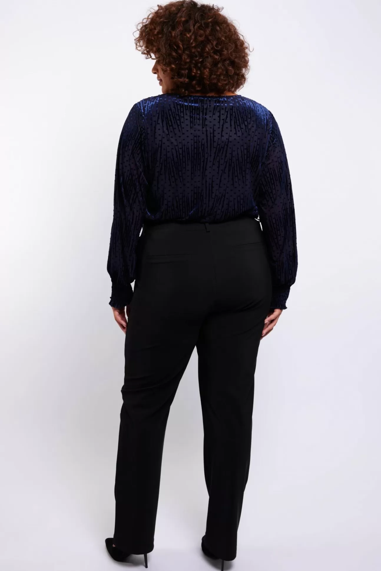 Exxcellent Monica Broek