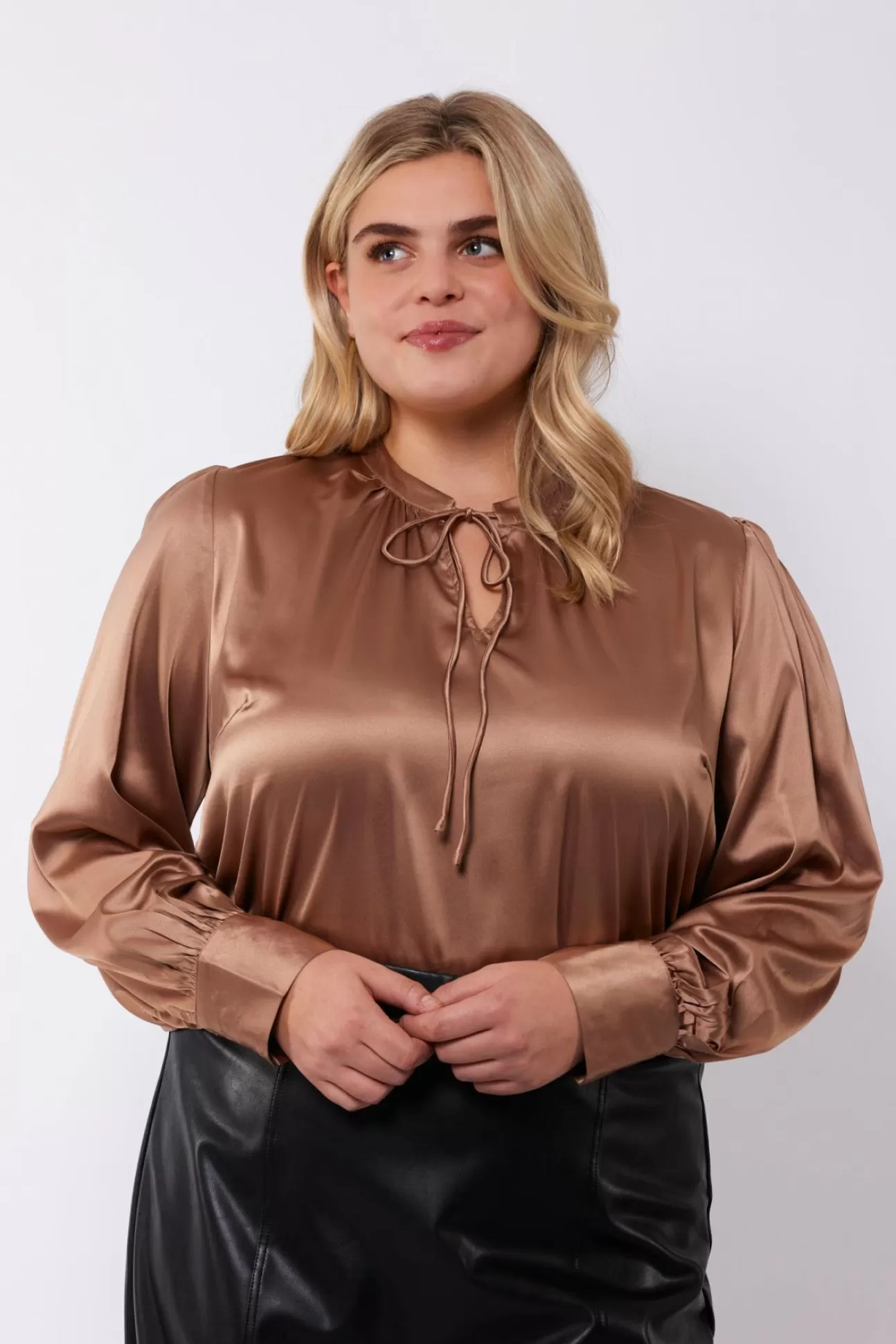Exxcellent Valerie Blouse