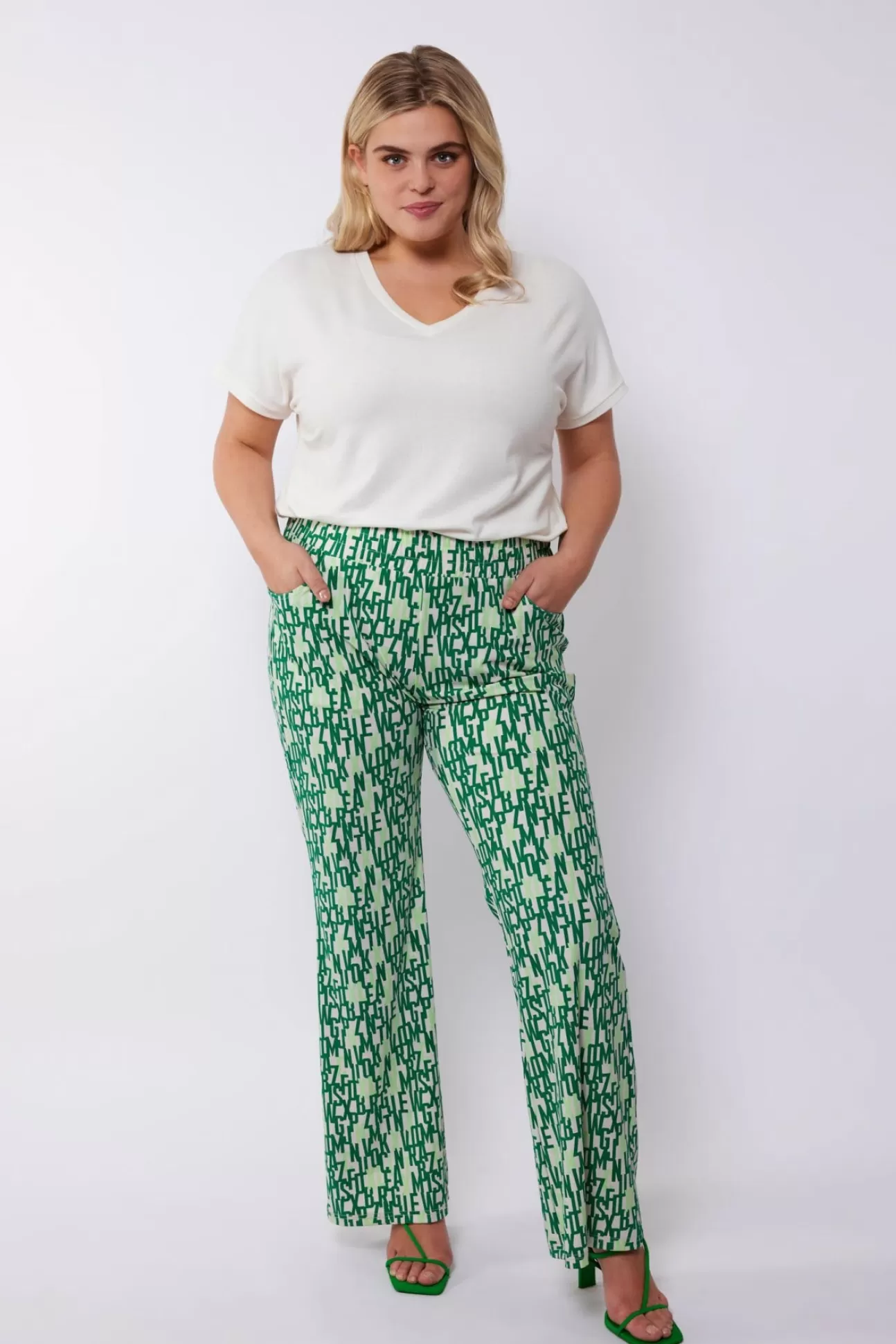 Exxcellent Viviane Broek